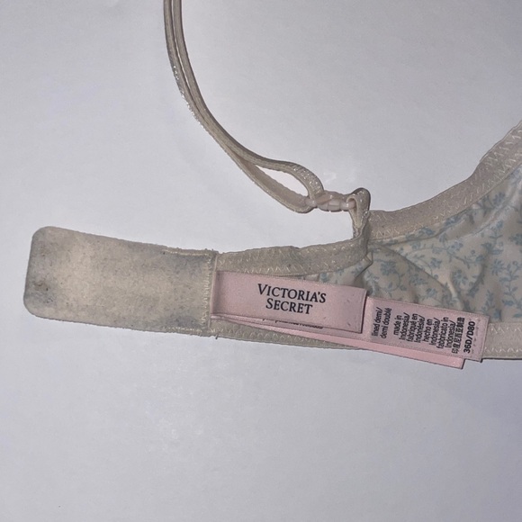 Victoria's Secret Cream and Blue Floral Bra - Picture 2 of 12